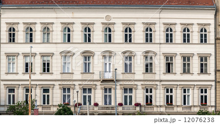 Closeup photo of a building 12076238