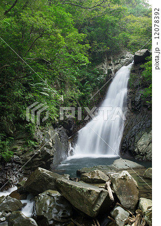 比地大滝・沖縄の滝 12078392