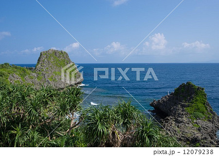 沖縄の海・真栄田岬 沖縄の海・真栄田岬 12079238