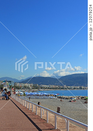 明るいニースの海岸 明るいニースの海岸 12079254