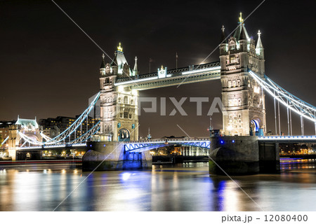 London Tower Bridge across the River Thames 12080400