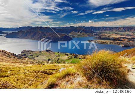 Lake Wanaka, New Zealand Lake Wanaka, New Zealand 12086160