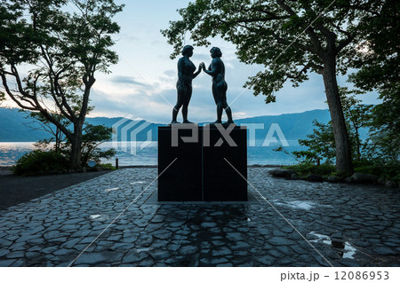 乙女の像 12086953