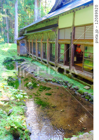 雲洞庵 本堂から大方丈を望む 雲洞庵 本堂から大方丈を望む 12089920