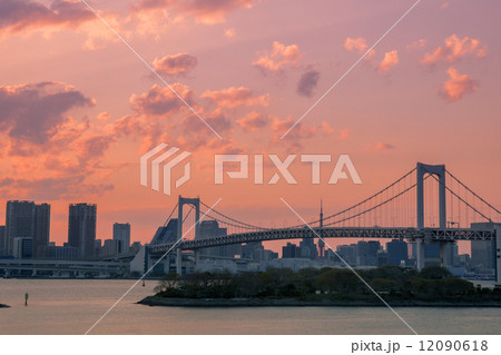 レインボーブリッジの夕景 12090618