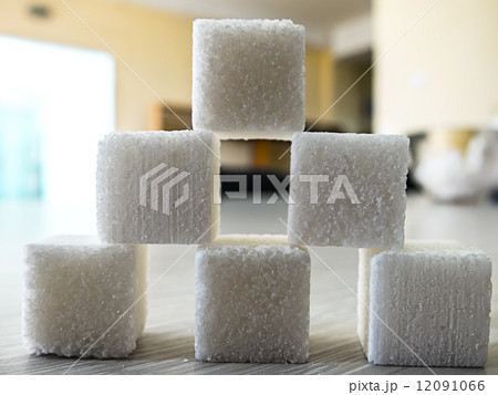 Image of cube sugar 12091066