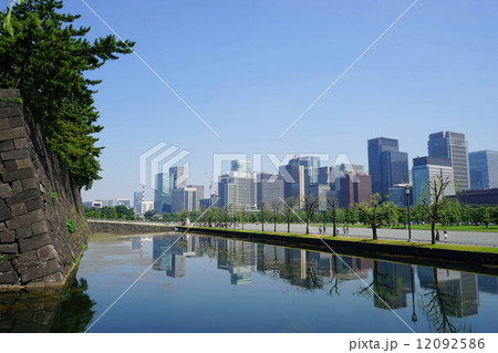 9月都市の風景・街並み499皇居前の超高層ビル群 9月都市の風景・街並み499皇居前の超高層ビル群 12092586