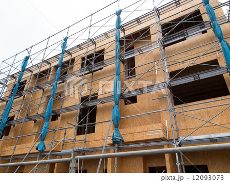 木造住宅の建築現場 木造住宅の建築現場 12093073