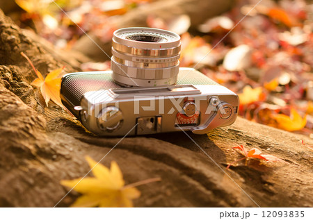 置かれたカメラ 置かれたカメラ 12093835