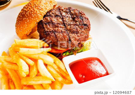 classic hamburger sandwich classic hamburger sandwich 12094687