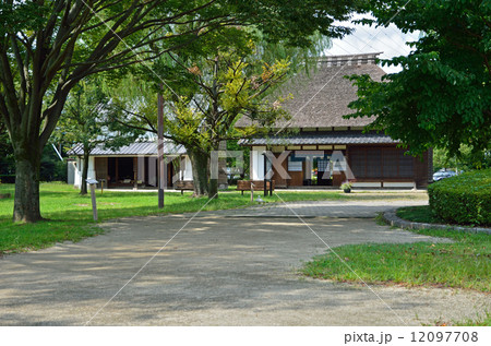 見沼田圃・旧高野家住宅（右）旧綿貫家住宅(左） 12097708