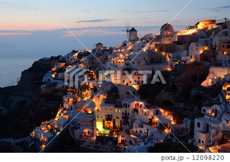 サントリーニ島の景色 12098220
