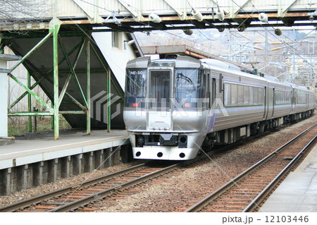 特急すずらん ｊｒ北海道 鉄道 の写真素材 12103446 Pixta