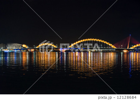 ドラゴン橋 ベトナム、ダナン ギネス登録 世界一 夜間照明 ドラゴン橋 ベトナム、ダナン ギネス登録 世界一 夜間照明 12128684