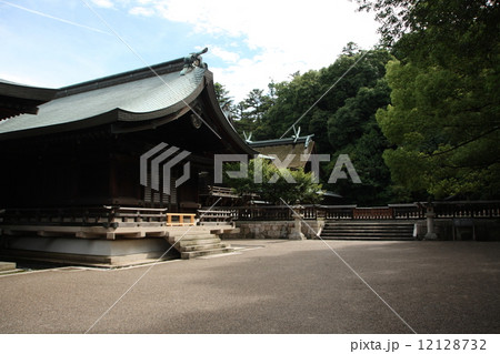 吉備津彦神社にて(拝殿・祭文殿) 吉備津彦神社にて(拝殿・祭文殿) 12128732