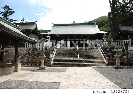 吉備津彦神社にて（拝殿下より） 12128735
