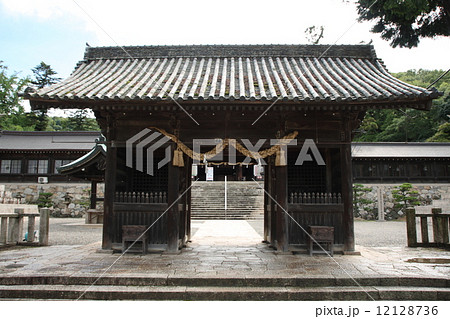 吉備津彦神社にて（山門） 12128736