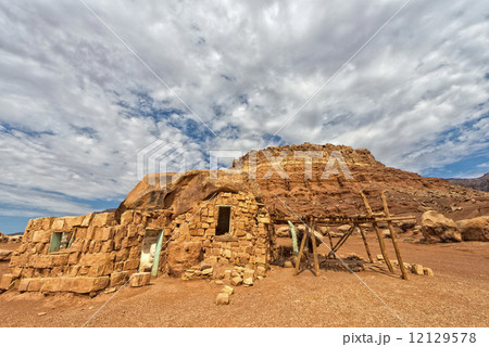Arizona desert view with red rocks 12129578