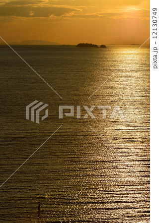 夕日の新舞子 12130749