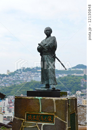 坂本龍馬の銅像 若宮稲荷神社 長崎県長崎市伊良林 の写真素材