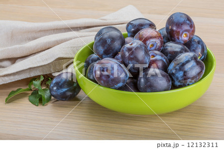 Ripe fresh plum Ripe fresh plum 12132311