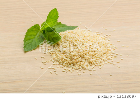 Sesame seeds 12133097