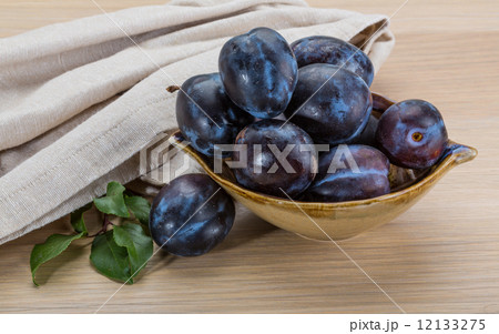 Ripe fresh plum 12133275