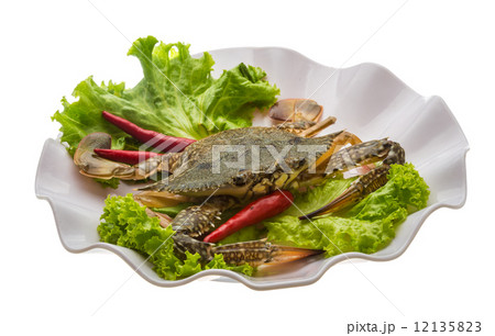 Raw crab 12135823