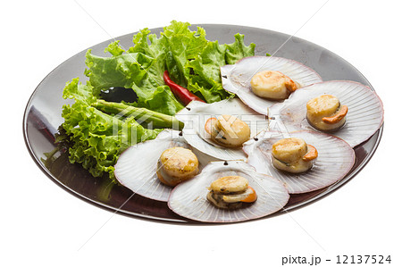Grilled scallops 12137524