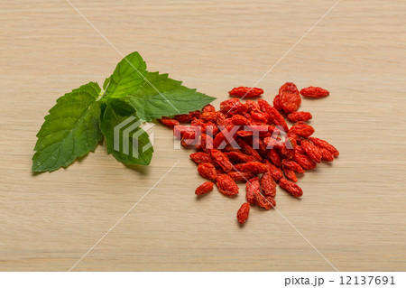 Dry berberis 12137691