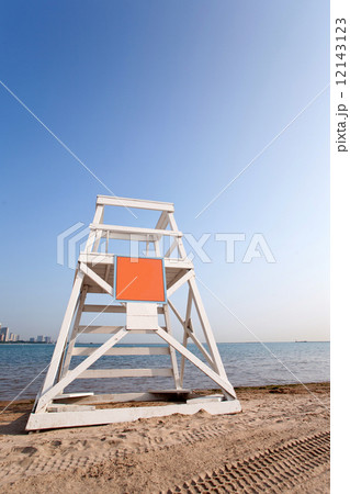 lifeguard tower by the lake 12143123