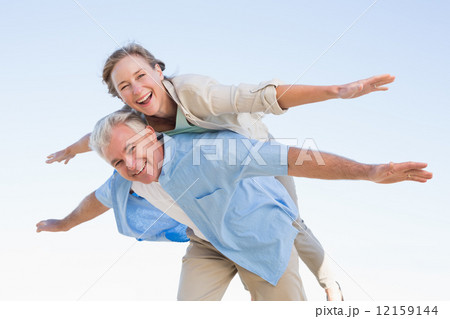Happy casual couple having fun 12159144