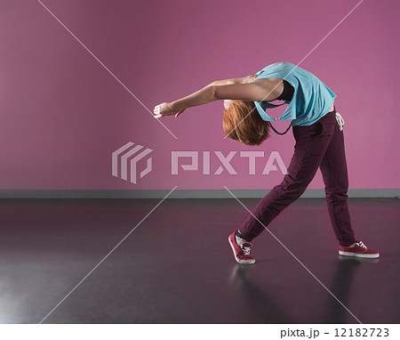 Pretty break dancer bending backwards Pretty break dancer bending backwards 12182723