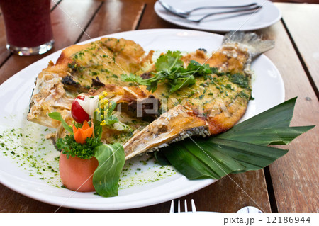 fried snapper fish1 12186944
