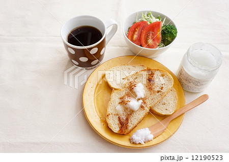 ココナツオイルのシナモントースト 12190523