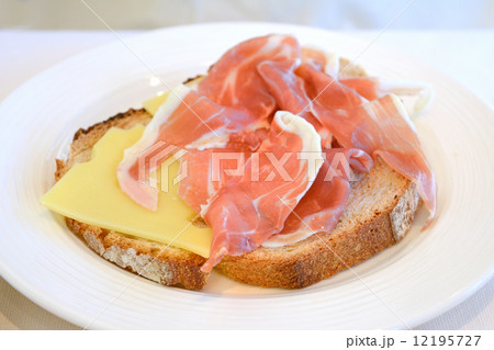 おいしいパンの朝食 おいしいパンの朝食 12195727