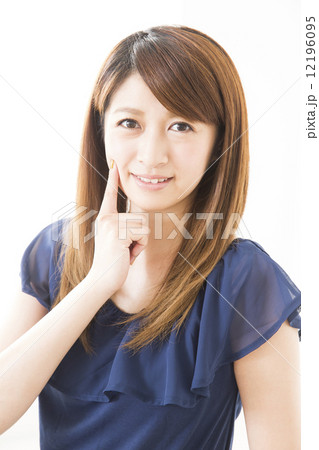 若い女性 12196095