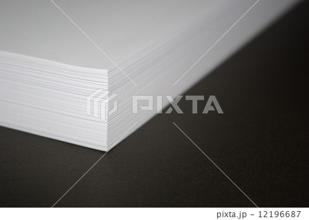 ホワイトコピー用紙の束 12196687