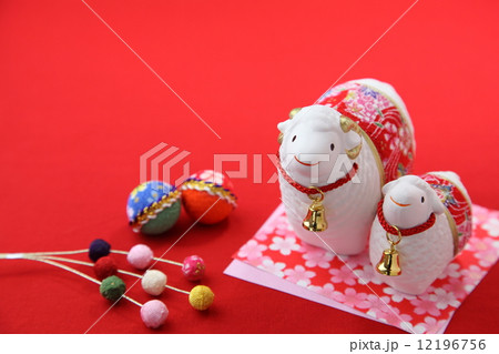 未年　年賀状素材 12196756