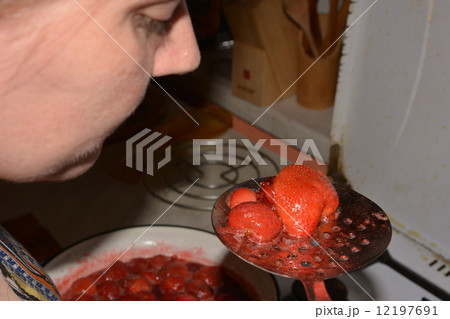 strawberry jam cooking 12197691
