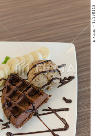 sweet dessert 12198118