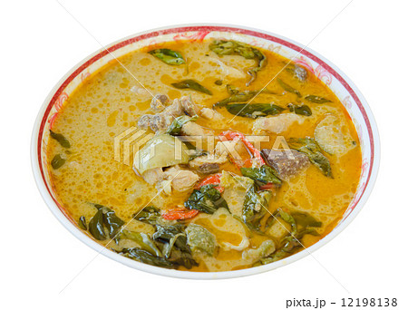 curry on white background 12198138