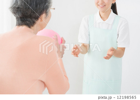 在宅 訪問 介護イメージ 12198565