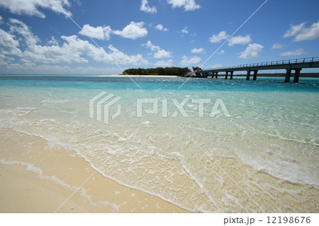 ニューカレドニア ウベア島 ムリ橋の下 New Caledonia Ouvea Island - under the Mouli Bridge ニューカレドニア ウベア島 ムリ橋の下 New Caledonia Ouvea Island - under the Mouli Bridge 12198676