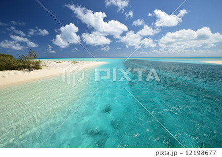 ニューカレドニア　ウベア島　ムリ橋から⑦　　New Caledonia  Ouvea Island  - from the Mouli Bridge 12198677