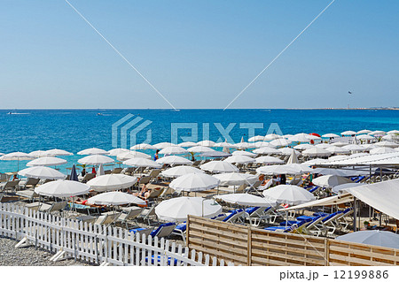明るいニースの海水浴場 明るいニースの海水浴場 12199886