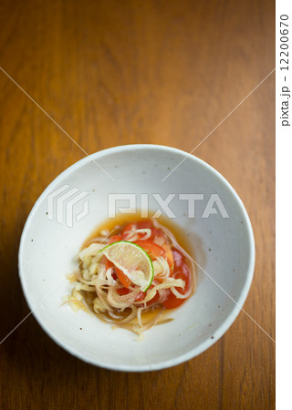 ミョウガとトマトの酢の物 ミョウガとトマトの酢の物 12200670