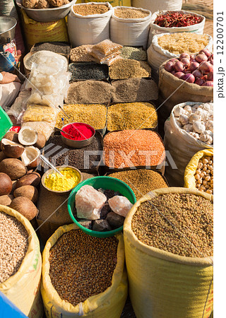 ネパール ポカラの市場 乾物屋 朝市 ネパール ポカラの市場 乾物屋 朝市 12200701
