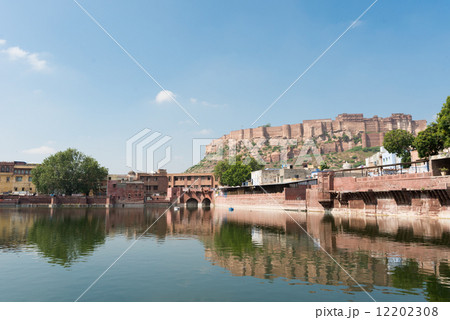 インド ジョードプルの砦と沐浴池 インド ジョードプルの砦と沐浴池 12202308