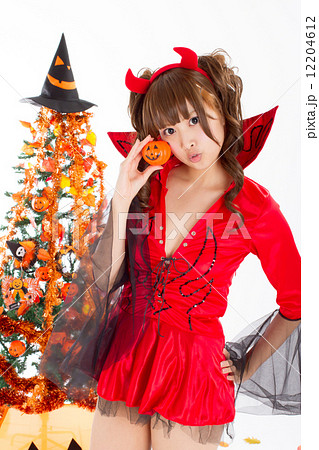 ハロウィンで女悪魔のコスプレをした可愛い女の子 ハロウィンで女悪魔のコスプレをした可愛い女の子 12204612
